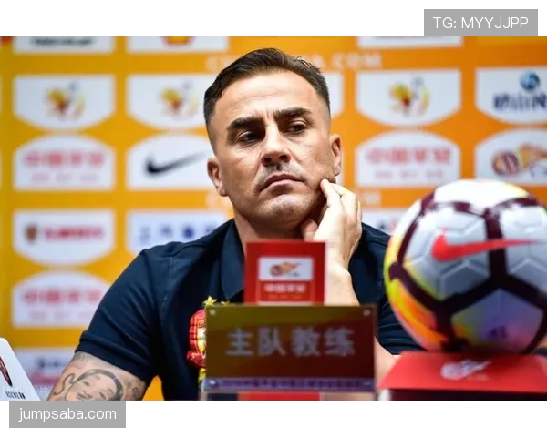 卡纳瓦罗如何通过回撤出球主导防线并在强强对话中遏制对手边路进攻