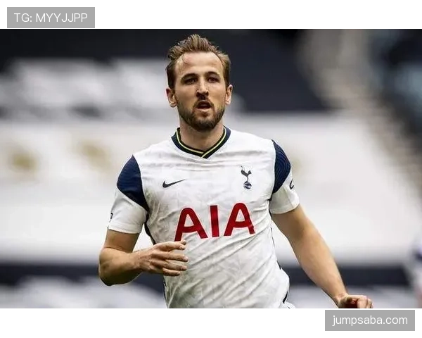 哈里·凯恩与C罗生涯进球效率差异解析：射门转化率、进攻角色与比赛影响力对比